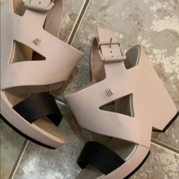 Nude wedge shoes size 7 - Picture 2 of 3